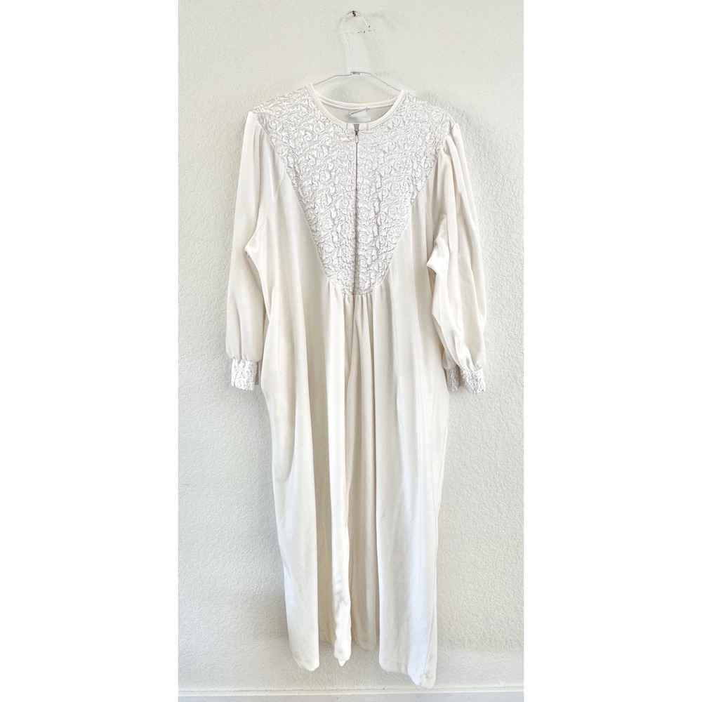 VTG Delicates Nightgown Velour Quilted Satin Cream Robe Long Sleeve Pajamas